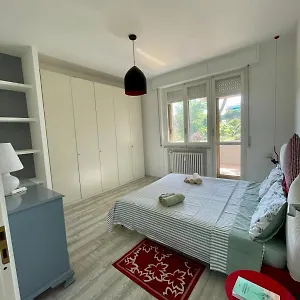 Appartamento Il Dettaglio Rosso - Free Private Parking, Livorno